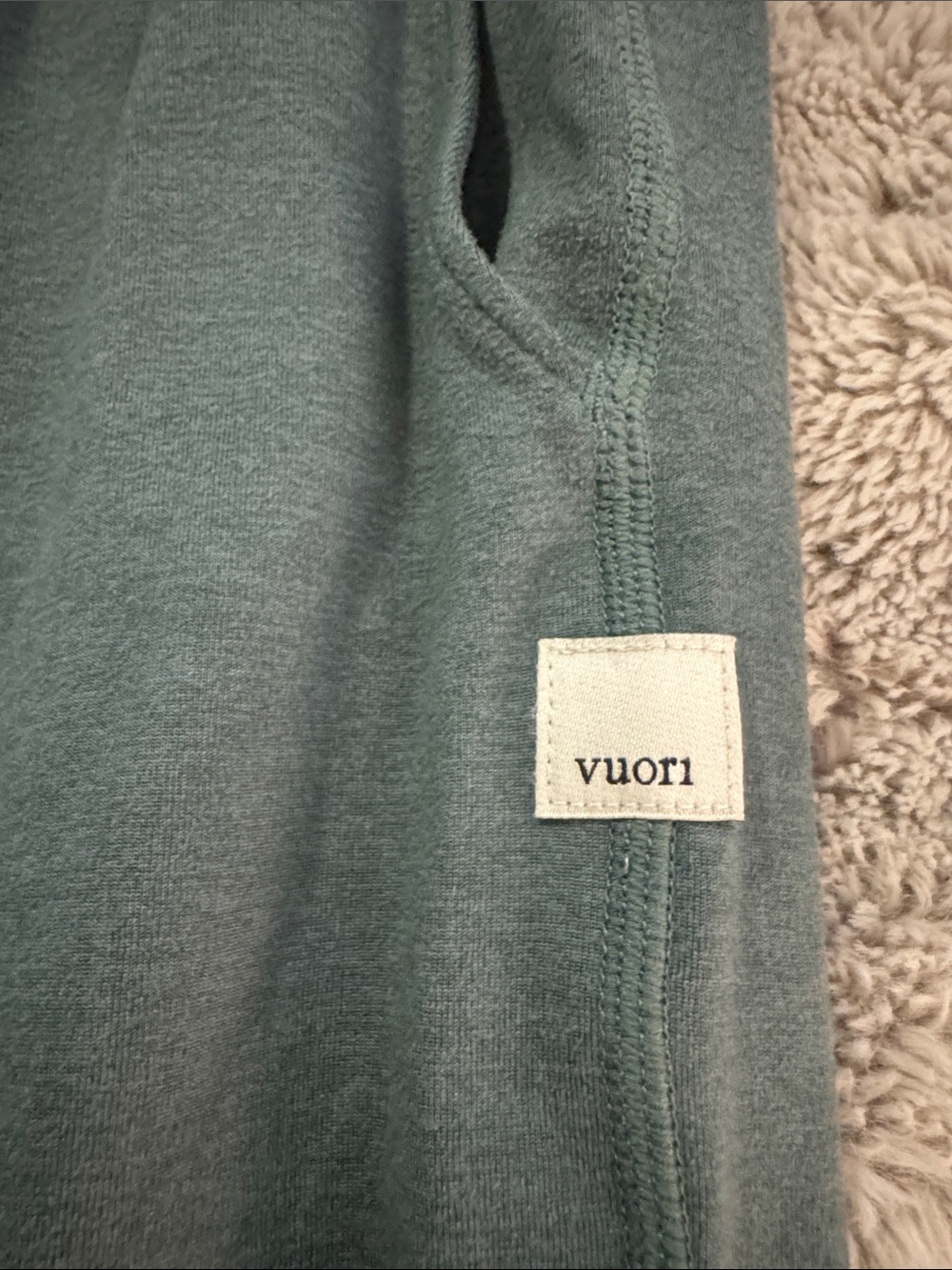 Vuori women's soft green boyfriend jogger pants size large